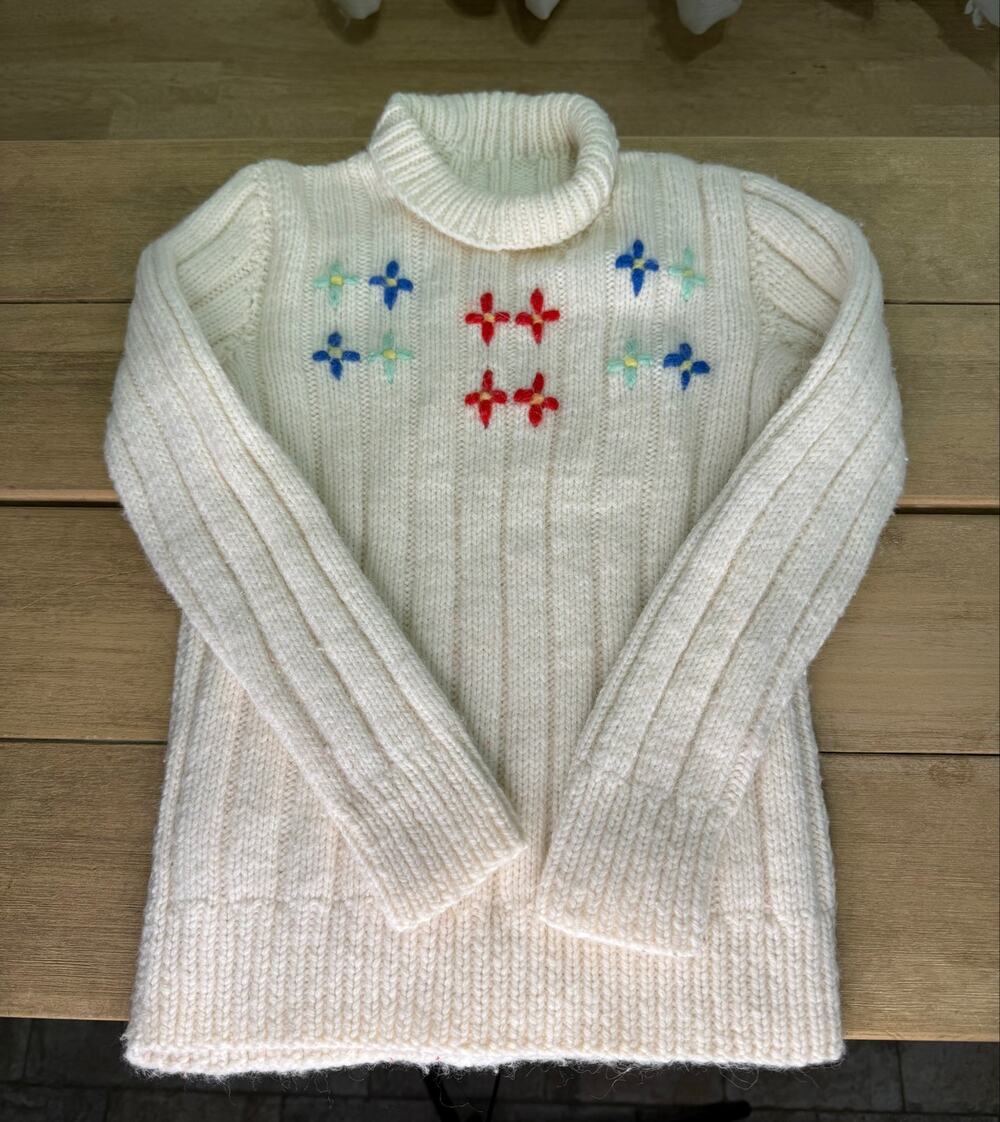 Vintage 1970s ribbed wool floral embroidered kids turtleneck sweater size 6